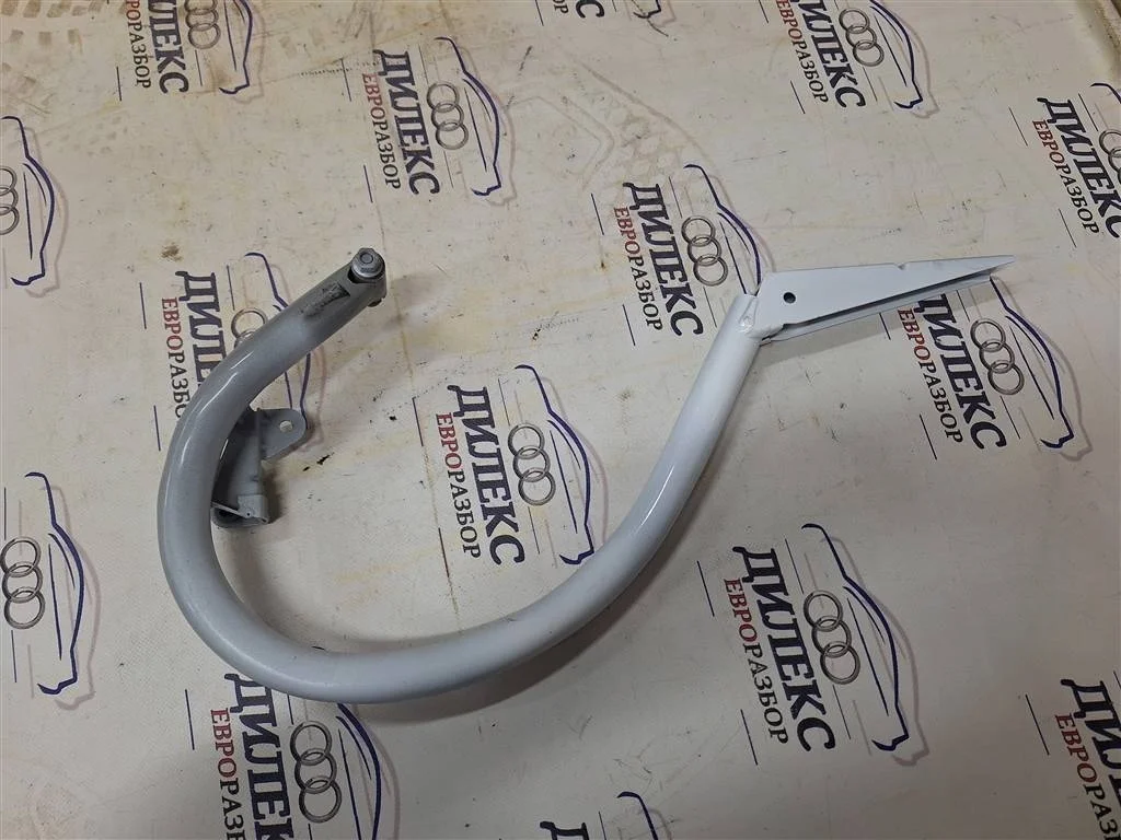 петля крышки багажника Mercedes Benz W204 2007-2015 R -