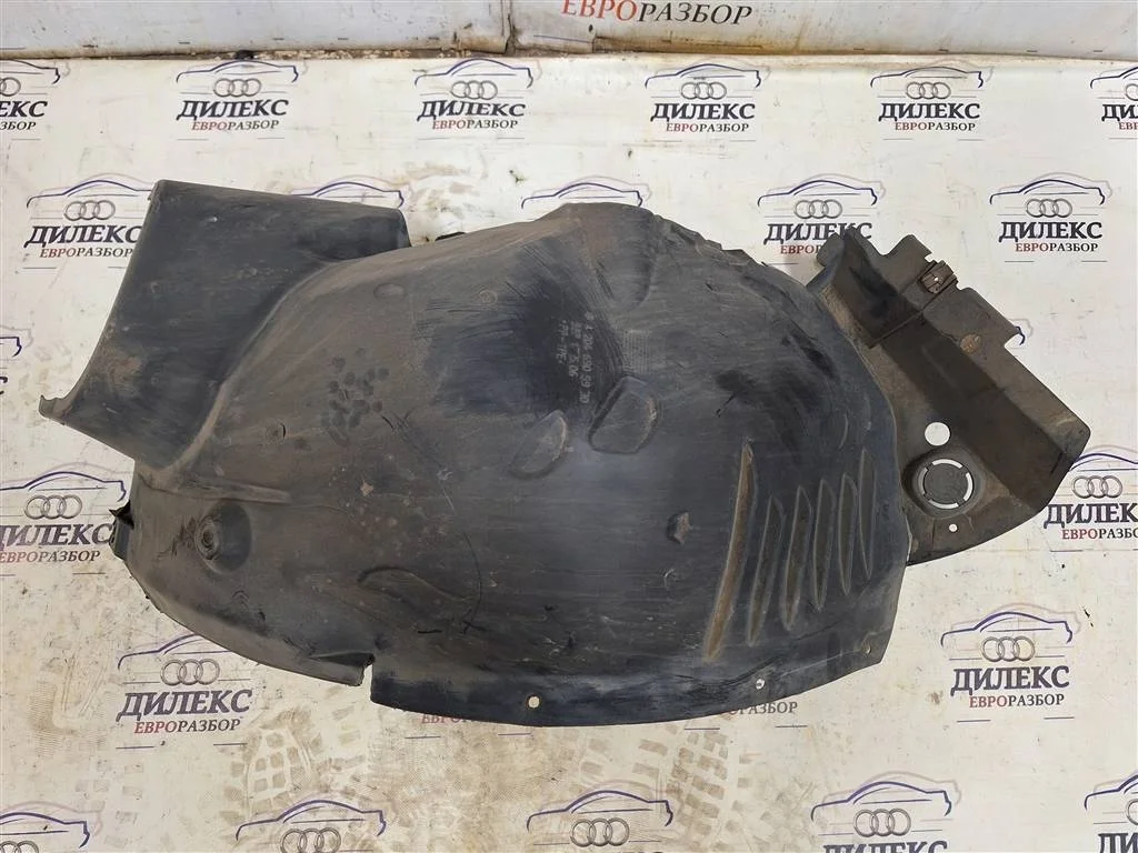 подкрылок Mercedes Benz W204 2007-2015 R F