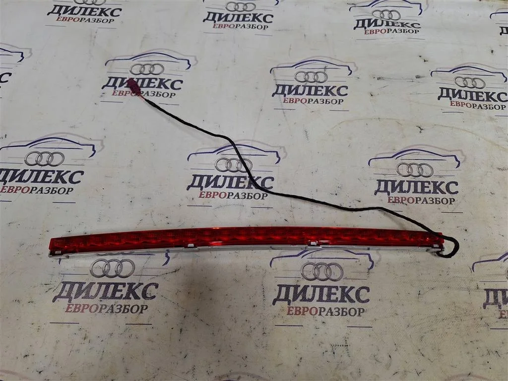 фонарь (стоп сигнал) Mercedes Benz W204 2007-2015 - R