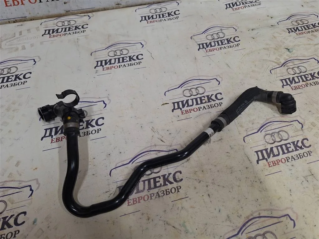 шланг системы охлаждения Mercedes Benz W204 2007-2015 - -