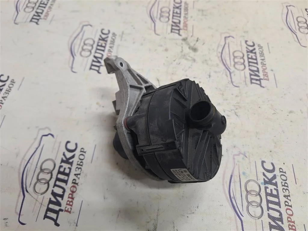 насос воздушный Mercedes Benz W204 2007-2015 - -