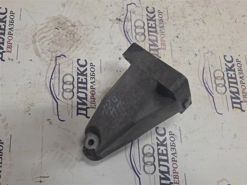 кронштейн двигателя Mercedes Benz W204 2007-2015 R -