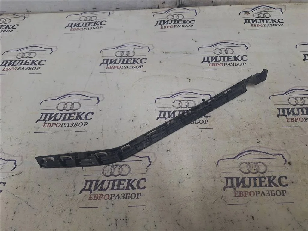 направляющая заднего бампера Mercedes Benz W204 2007-2015 R R