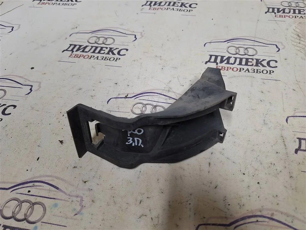 кронштейн заднего бампера Mercedes Benz W204 2007-2015 R R