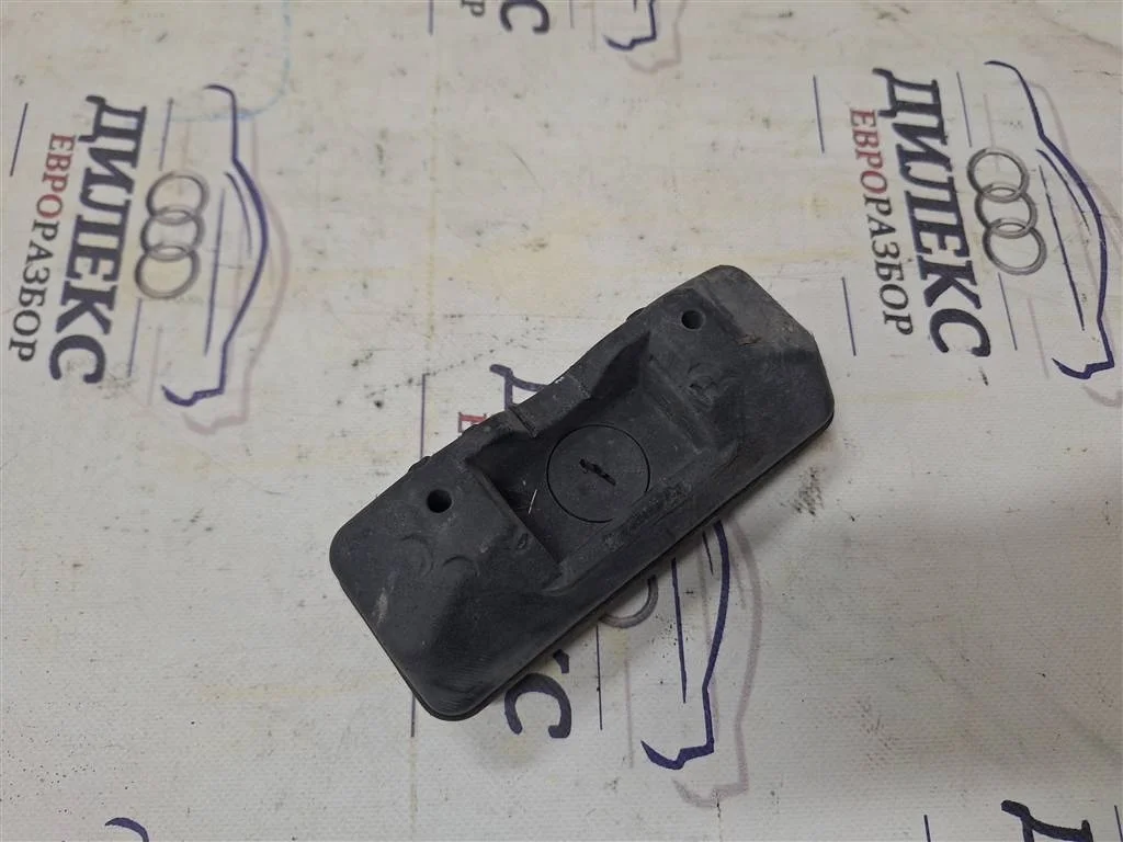 опора под домкрат Mercedes Benz W204 2007-2015 - -