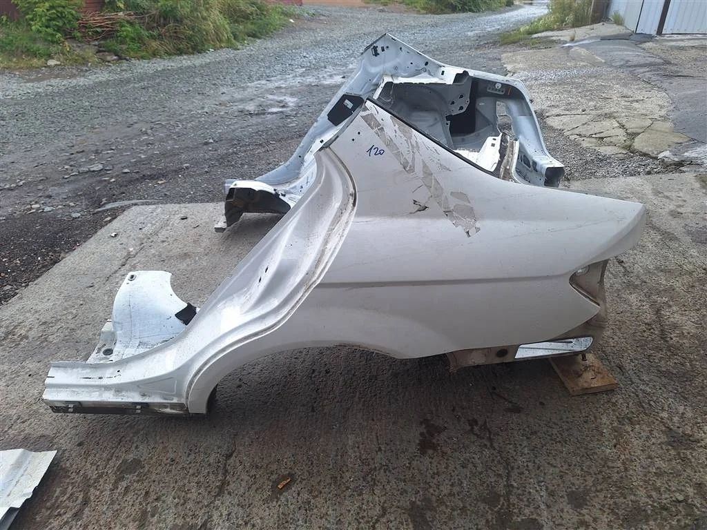 крыло Mercedes Benz W204 2007-2015 L R