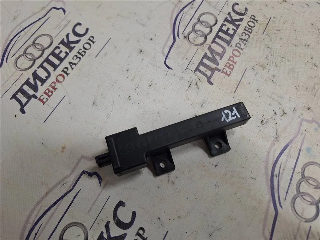 антенна Audi Q7 2005-2015 - -