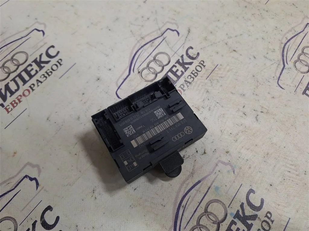 блок комфорта Audi Q7 2005-2015 - -