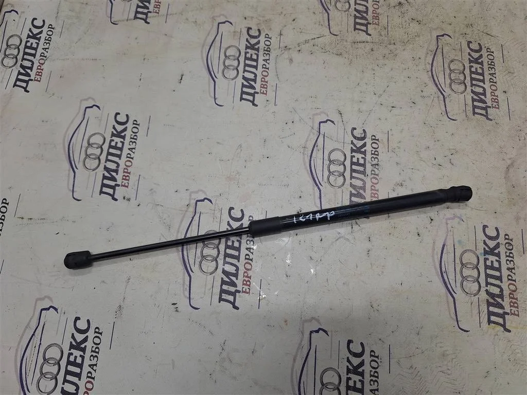 амортизатор капота Audi Q7 2005-2015 - -