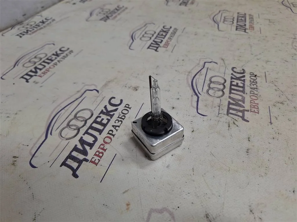 ксеноновая лампа Audi Q7 2005-2015 - -