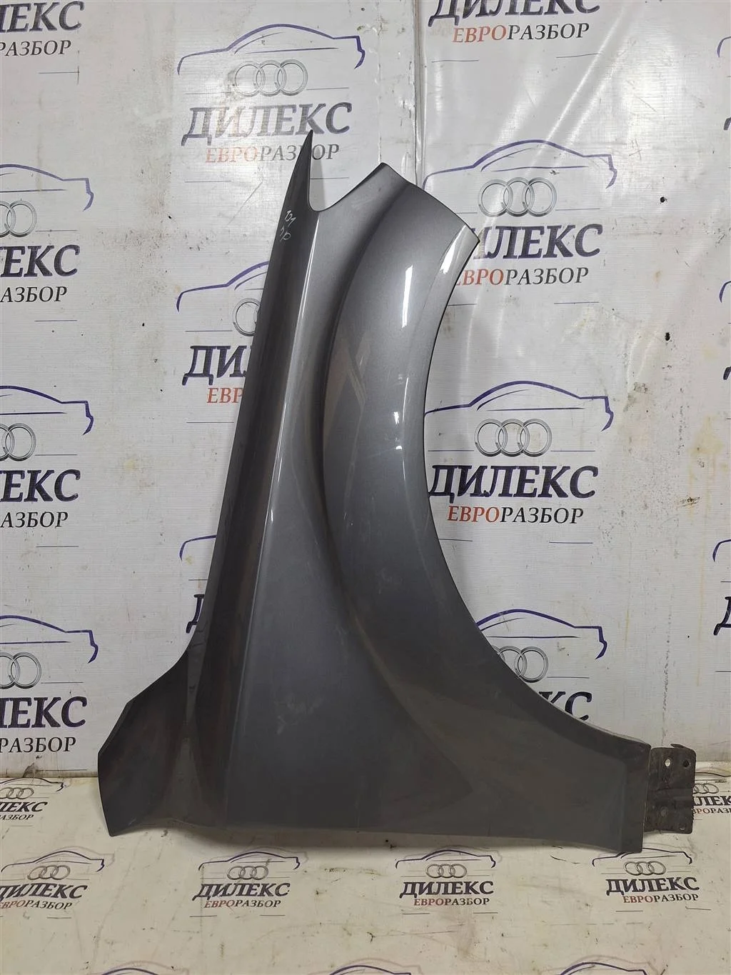 крыло Audi Q7 2005-2015 R F