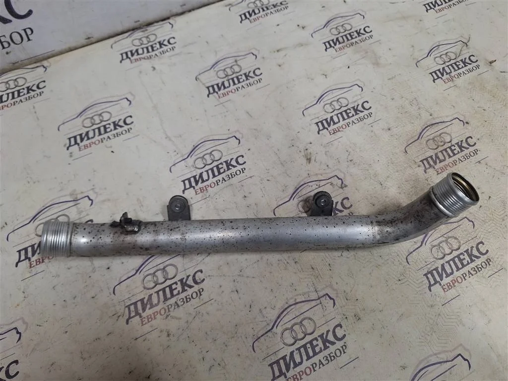 патрубок интеркулера Audi Q7 2005-2015 - -