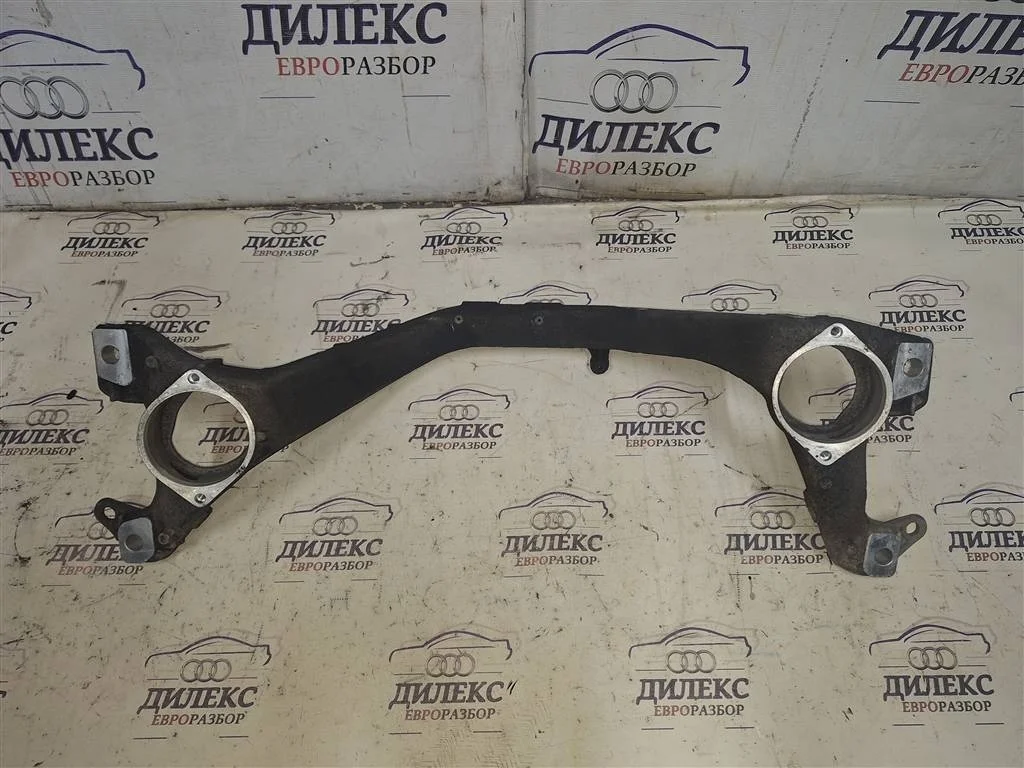 балка подмоторная Audi Q7 2005-2015 - -