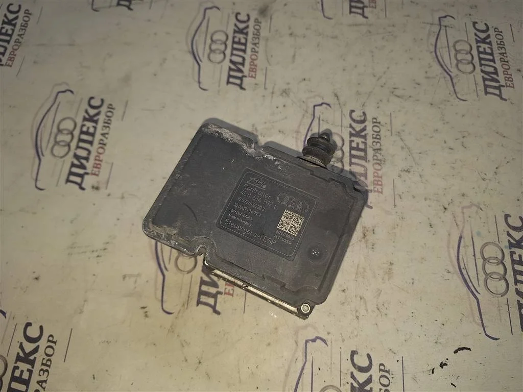 блок abs (насос) Audi Q7 2005-2015 - -