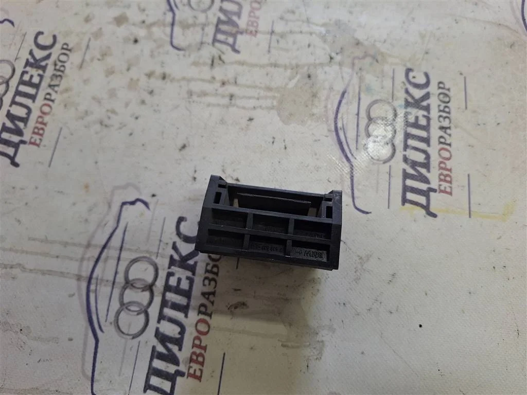 кронштейн панели BMW X5 E70 2007-2013 - F