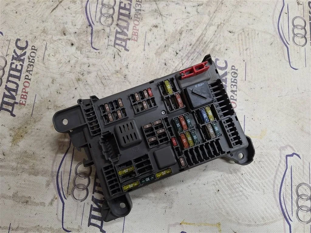 блок предохранителей BMW X5 E70 2007-2013 - -