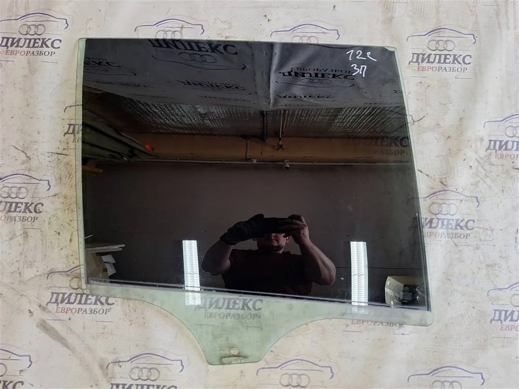 стекло двери BMW X5 E70 2007-2013 R R
