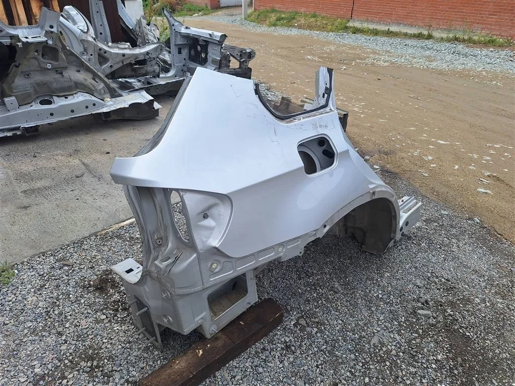 крыло BMW X5 E70 2007-2013 R R