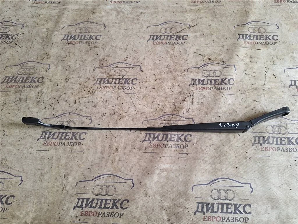 поводок стеклоочистителя VW Passat (B6) 2005-2010 R F