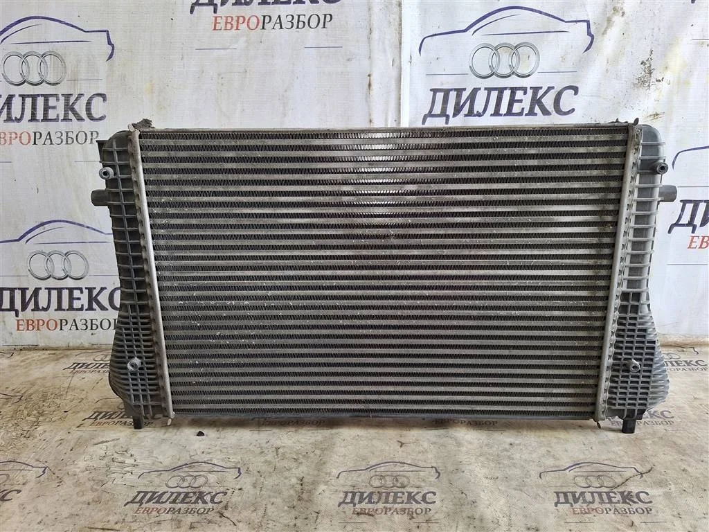 интеркулер VW Passat (B6) 2005-2010 - -