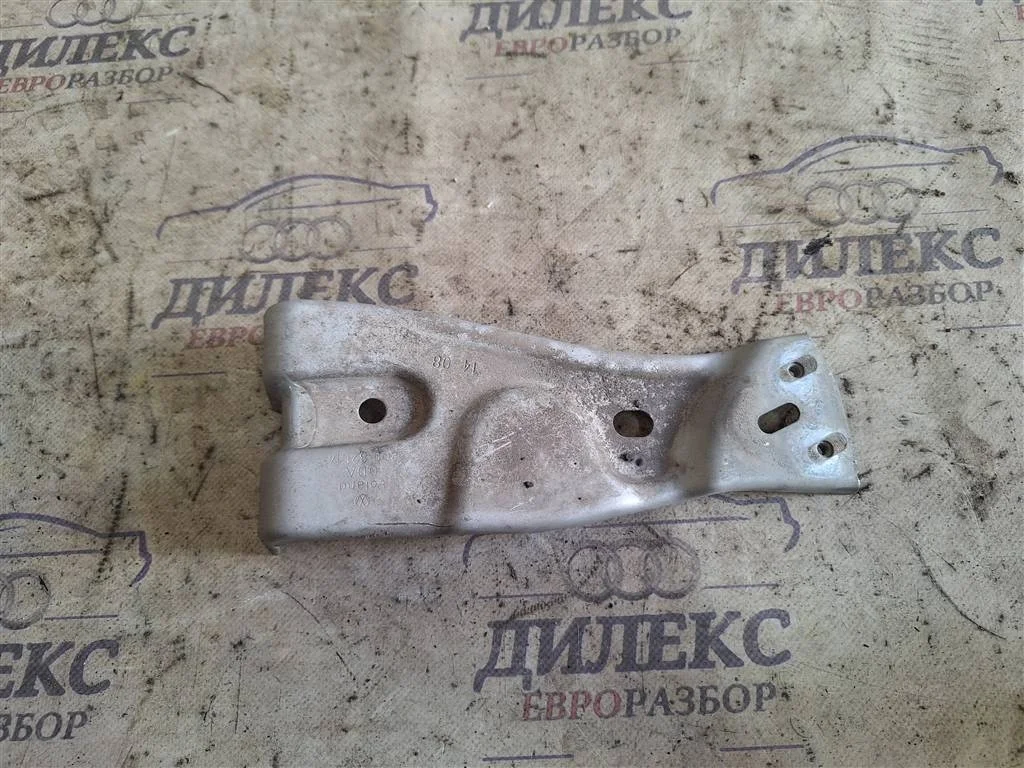 кронштейн крепления крыла VW Passat (B6) 2005-2010 L -