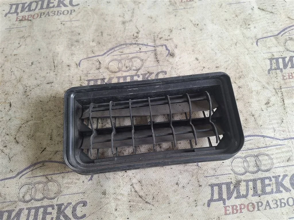 решетка вентиляционная VW Passat (B6) 2005-2010 - -
