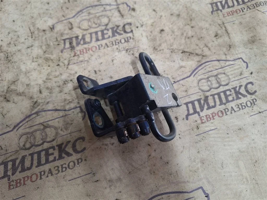 петля двери VW Golf V 2003-2009 L F