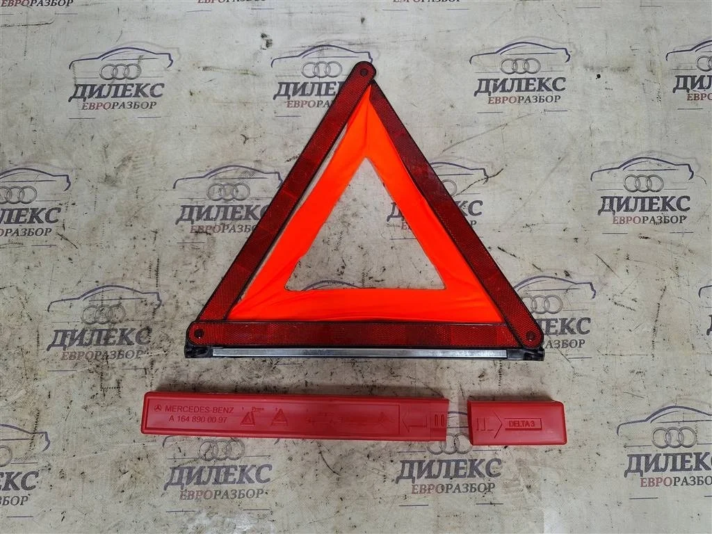 знак аварийной остановки Mercedes Benz M-Class ML 300 CDI 4MATIC - -