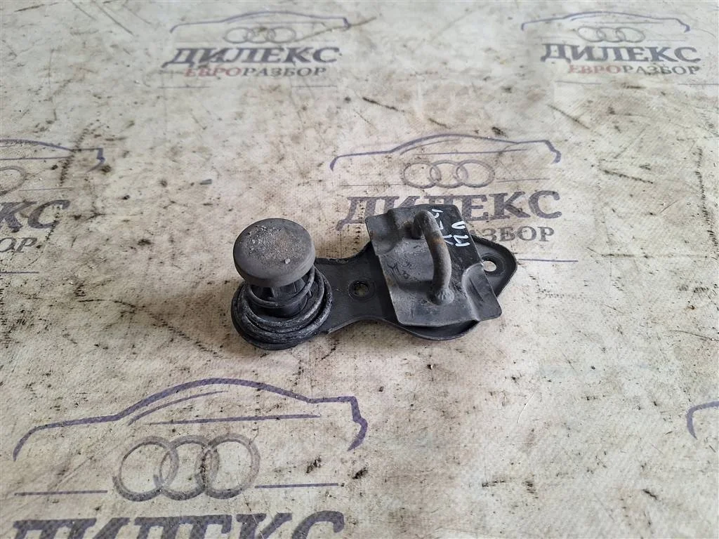 замок капота Mercedes Benz M-Class ML 300 CDI 4MATIC - -