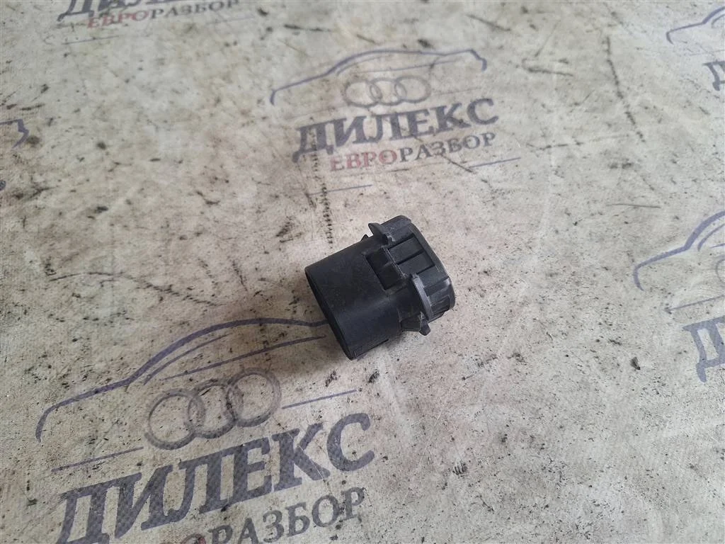 кронштейн радиатора Mercedes Benz M-Class ML 300 CDI 4MATIC - -