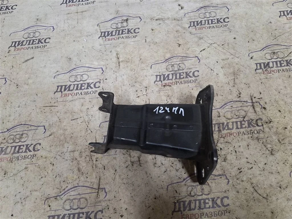 кронштейн усилителя переднего бампера Mercedes Benz M-Class ML 300 CDI 4MATIC L F