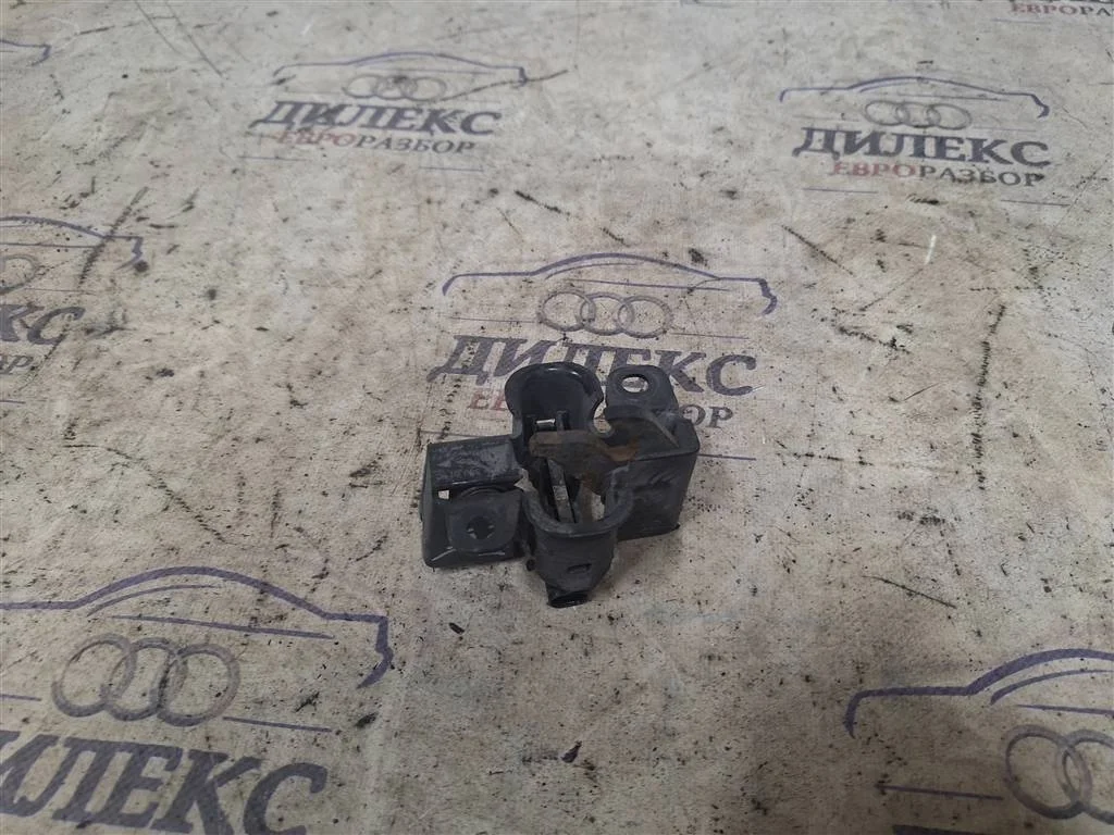 замок капота Mercedes Benz M-Class ML 300 CDI 4MATIC - -