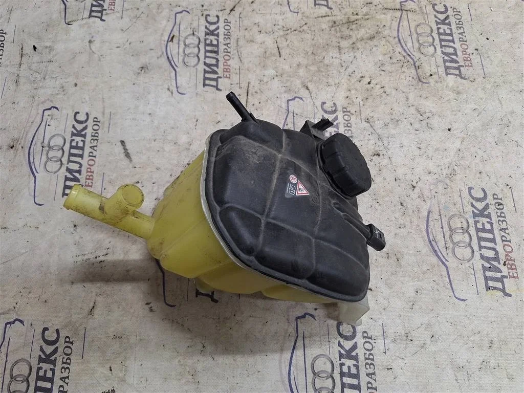 бачок расширительный Mercedes Benz M-Class ML 300 CDI 4MATIC - -