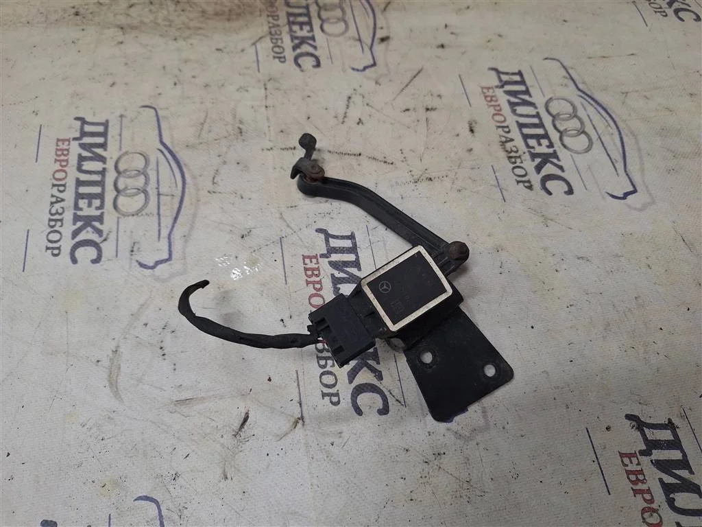 датчик регулировки дорож. просвета Mercedes Benz M-Class ML 300 CDI 4MATIC - -