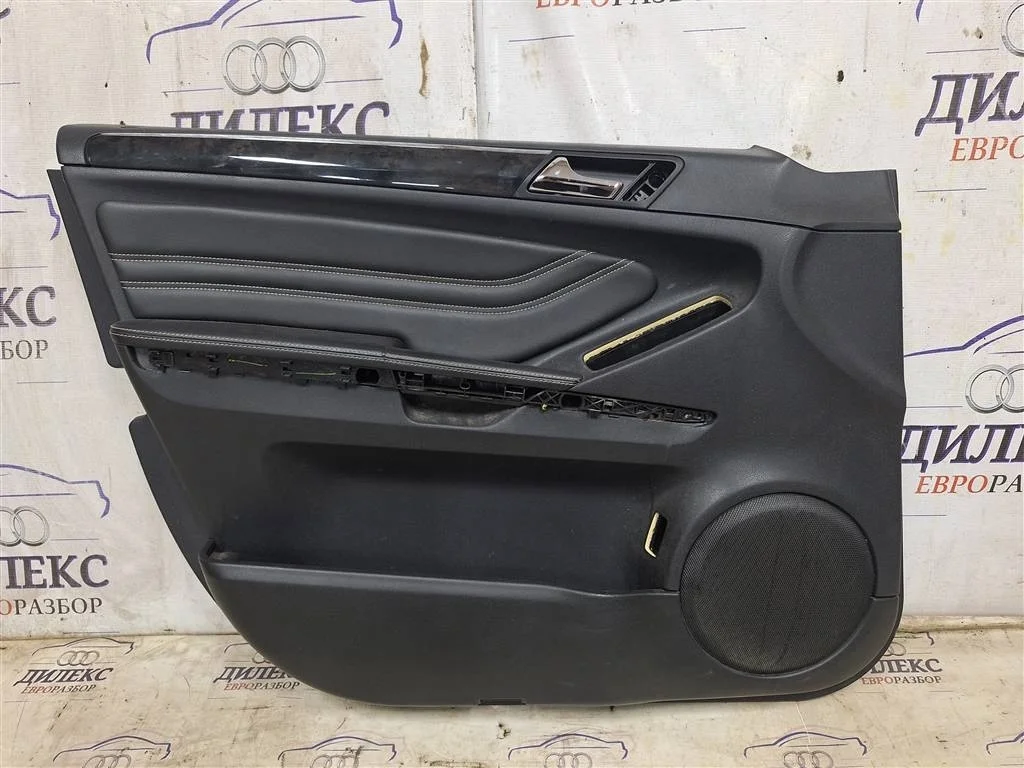 обшивка двери Mercedes Benz M-Class ML 300 CDI 4MATIC L F