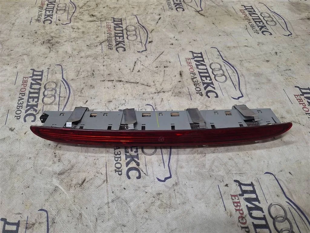 фонарь (стоп сигнал) Mercedes Benz M-Class ML 300 CDI 4MATIC - R