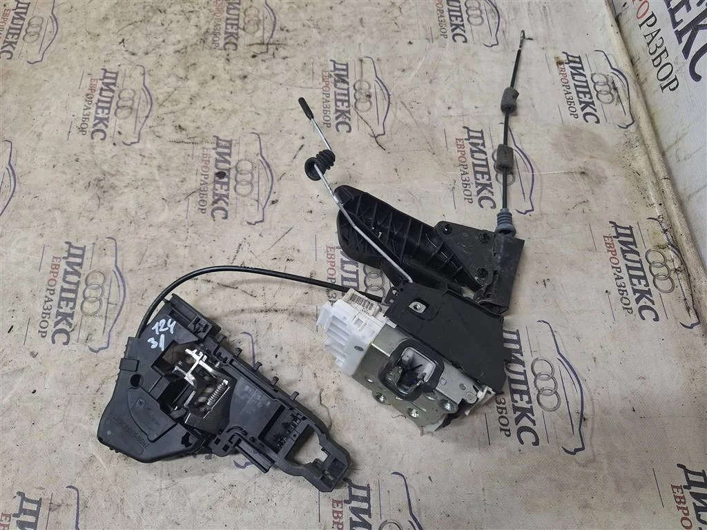 замок двери Mercedes Benz M-Class ML 300 CDI 4MATIC L R