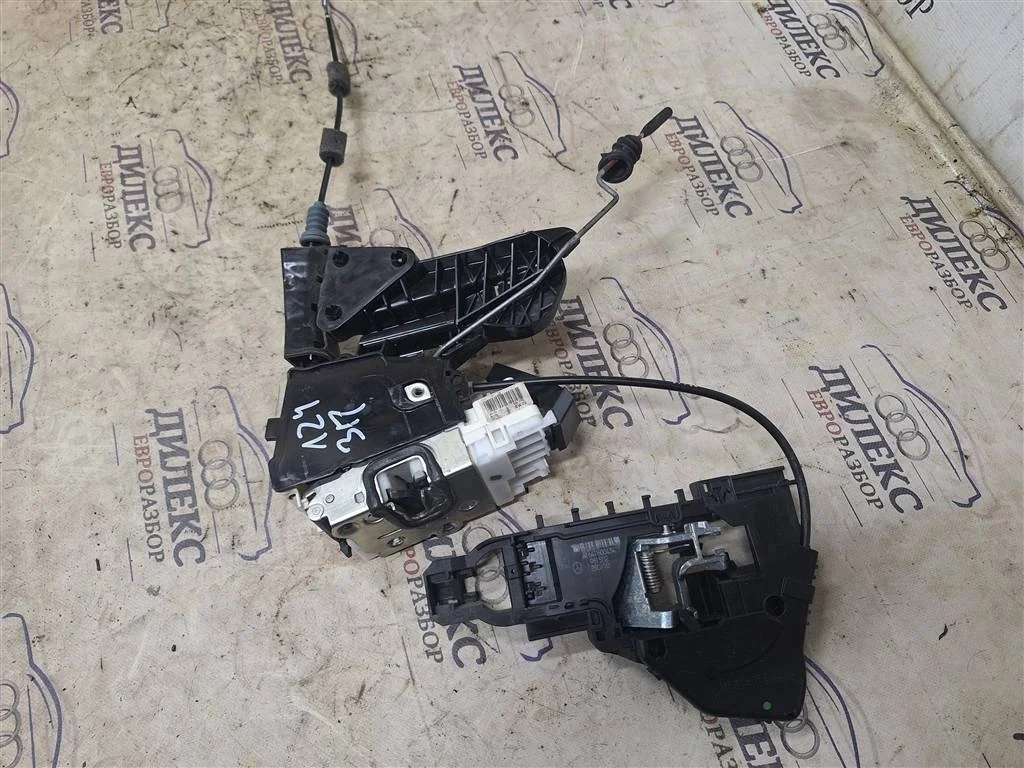 замок двери Mercedes Benz M-Class ML 300 CDI 4MATIC R R