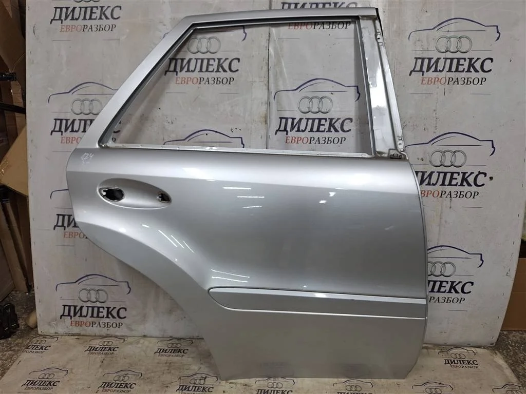 дверь Mercedes Benz M-Class ML 300 CDI 4MATIC R R