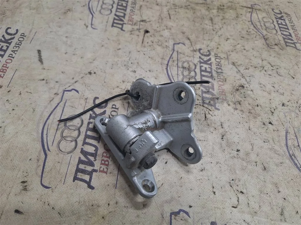 петля двери Mercedes Benz M-Class ML 300 CDI 4MATIC L R