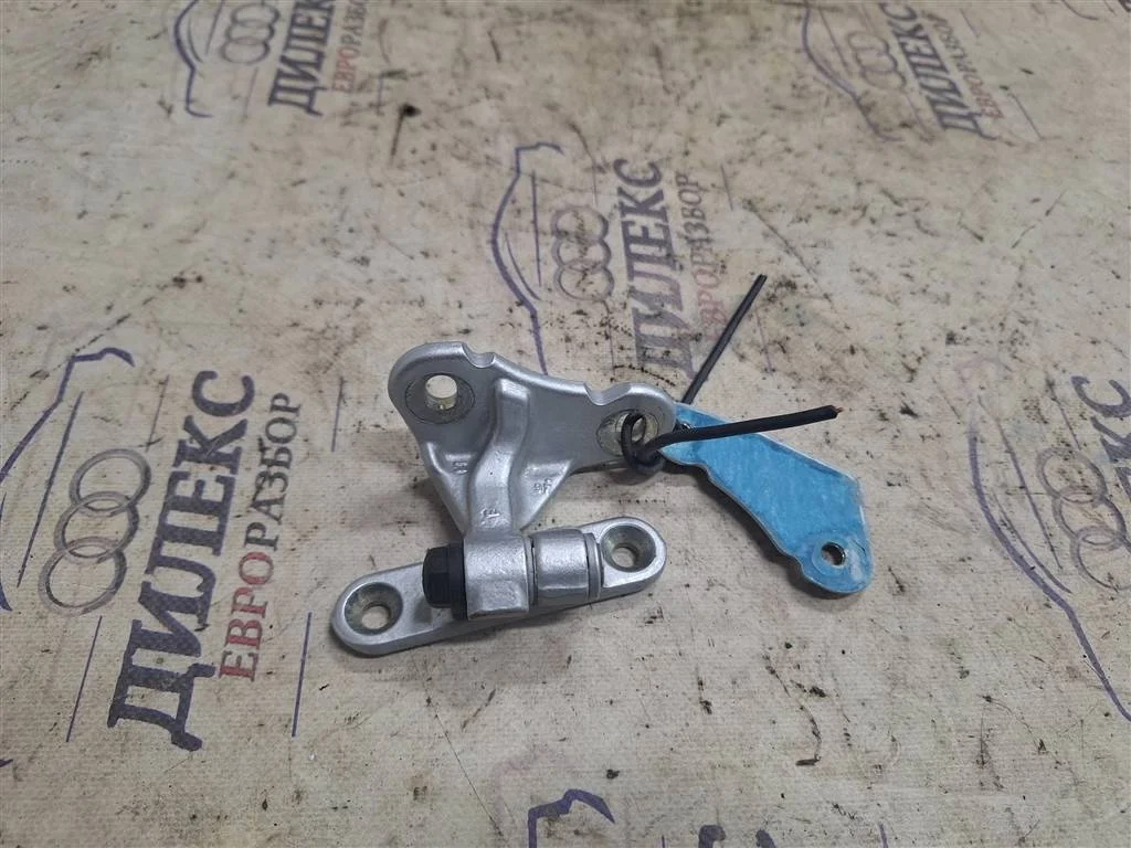 петля двери Mercedes Benz M-Class ML 300 CDI 4MATIC L -