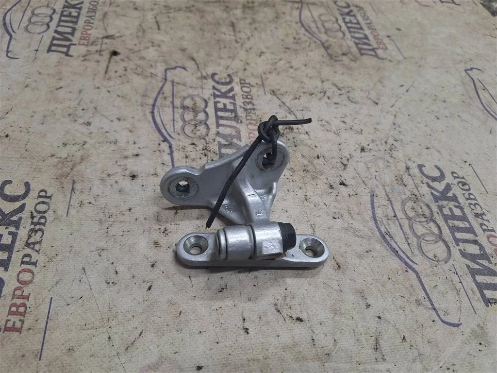 петля двери Mercedes Benz M-Class ML 300 CDI 4MATIC R -