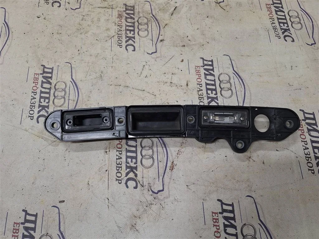 кнопка открывания багажника VW Passat (B6) 2005-2010 - -