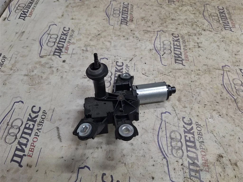 моторчик стеклоочистителя VW Passat (B6) 2005-2010 - R