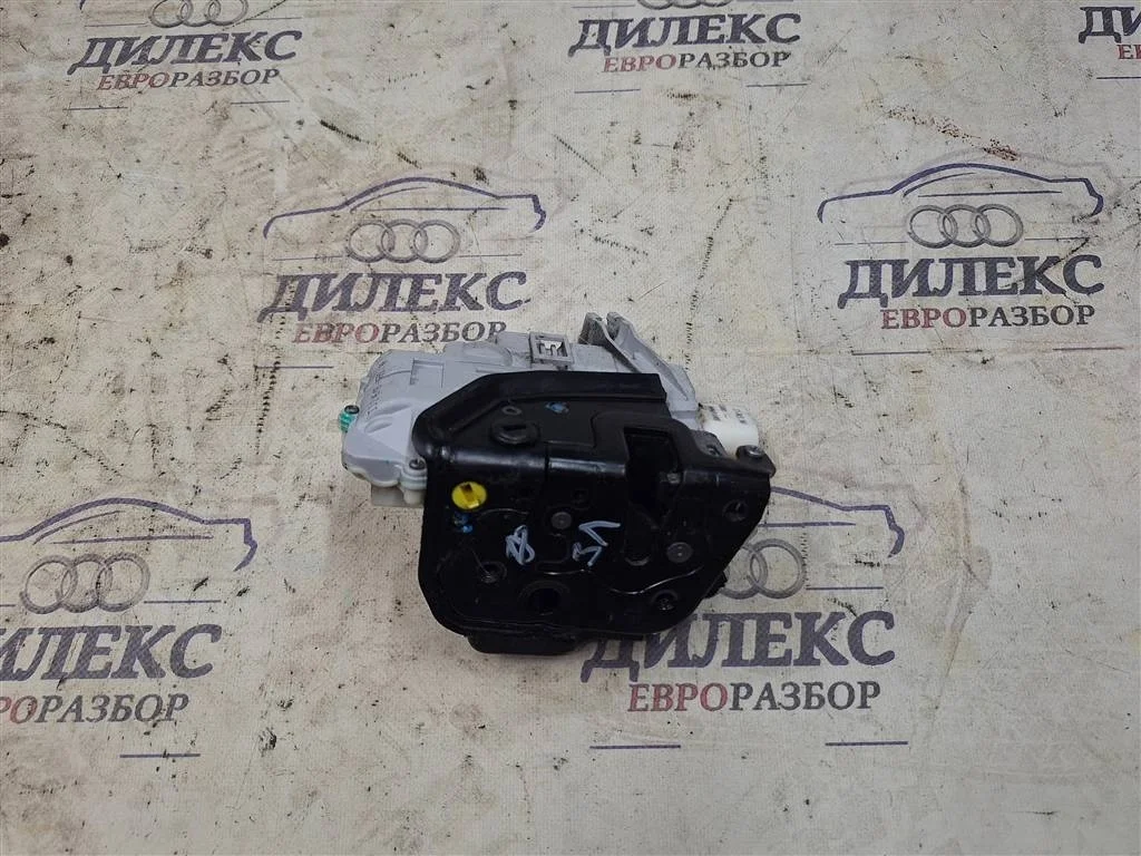 замок двери Audi A6 (C6 4F) 2004-2011 L R