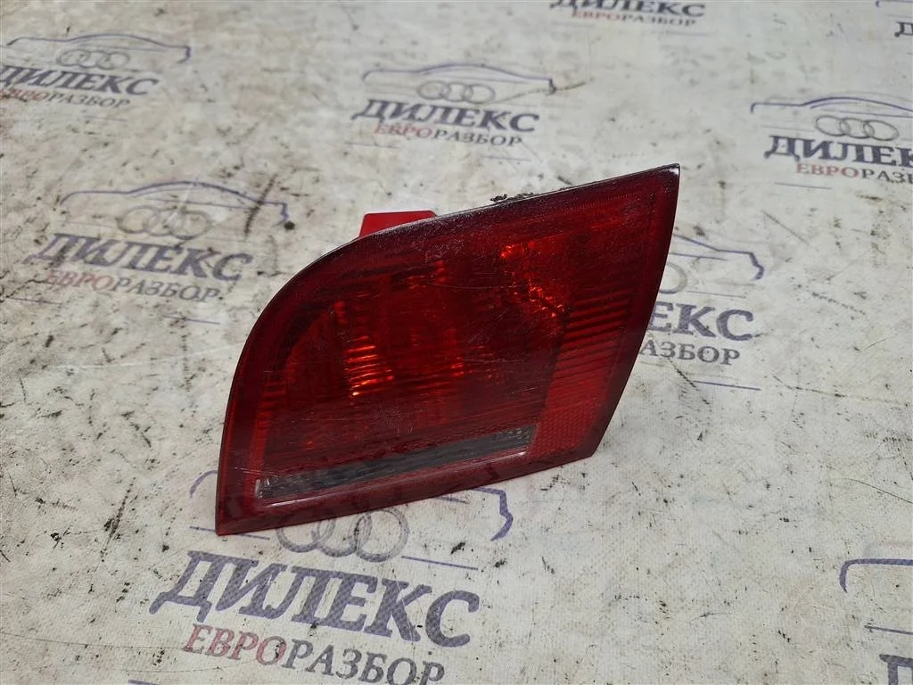 фонарь внутренний Audi A3 [8P1] 2003-2013 R R