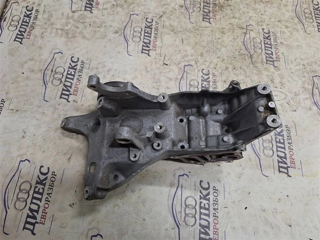 кронштейн генератора Audi A4 (B8) 2007-2015 - -