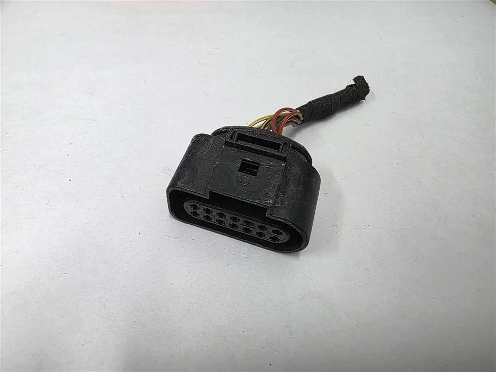 разъем Audi  - -