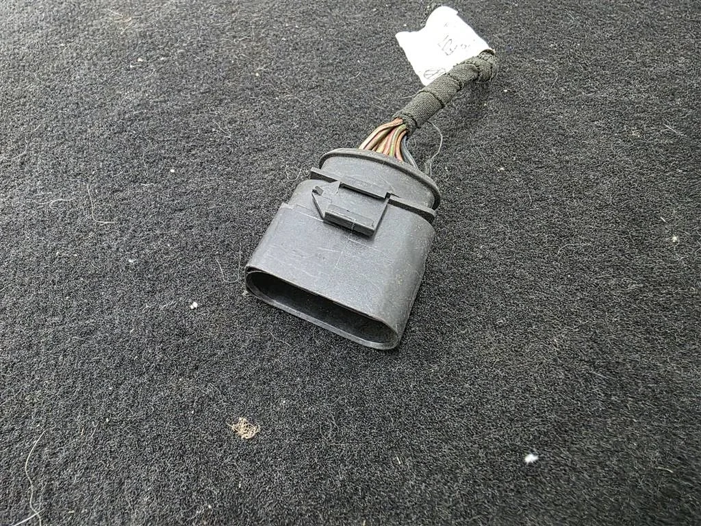 разъем Audi  - -
