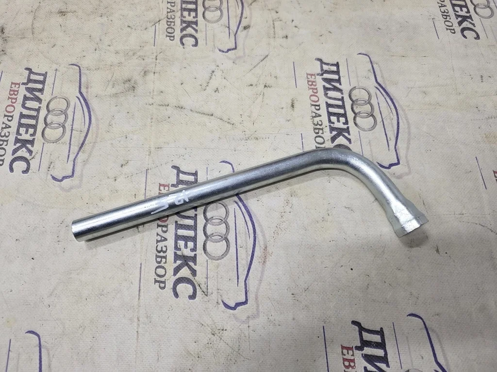 ключ баллонный Audi A8 [4H] 2010> - -